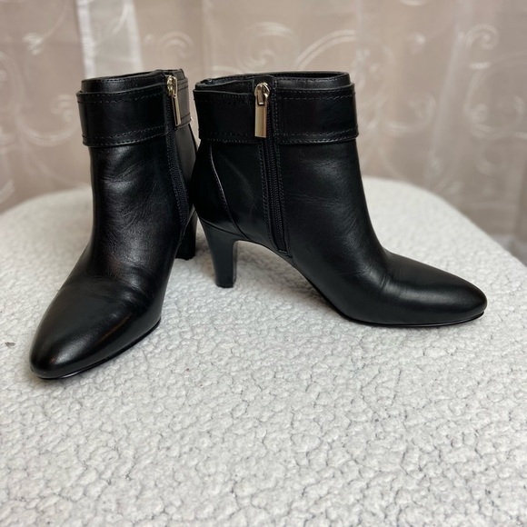 Bandolinos Winka Ankle Black Boots, 6M - Picture 11 of 13